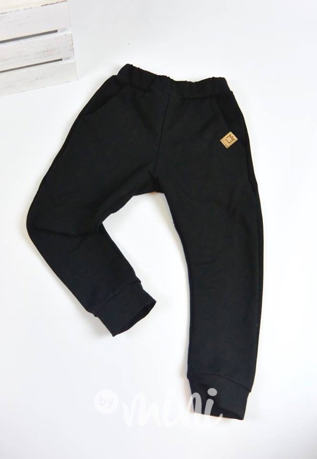 Black basic tepláčky