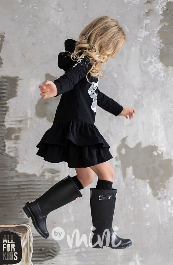 Dívčí černé mikinové šaty s kapucí