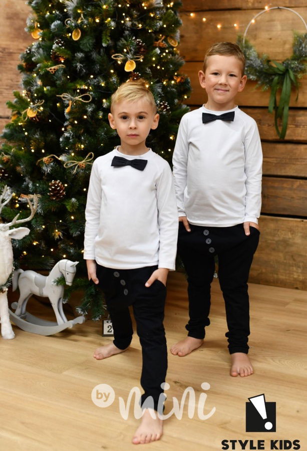 Triko s motýlkem + černé baggy kalhoty