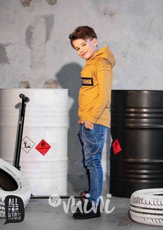 Blue jeans s řetězem