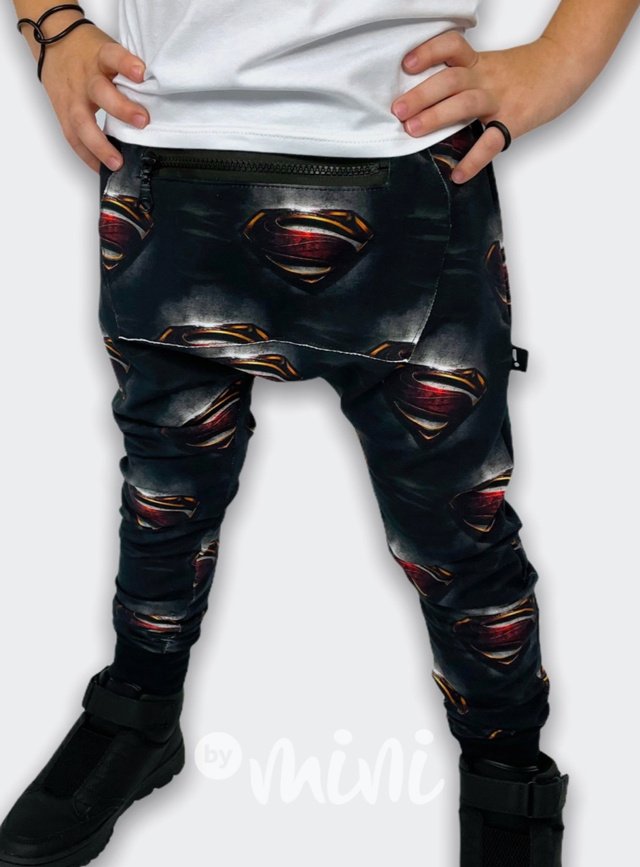 Baggy Superman s kapsičkou a zipem