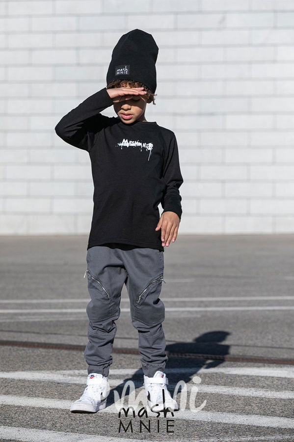 Černá žebrovaná MashMnie čepice