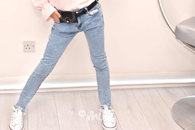 Slim jeans s páskem