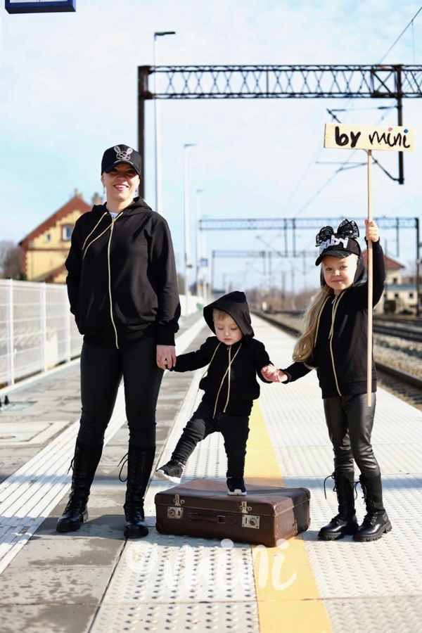 Family mikina černá