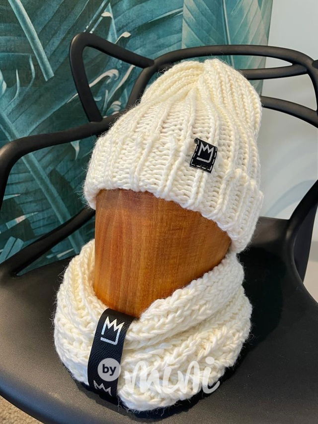 MIMI pletená čepka s nákrčníkem cream white