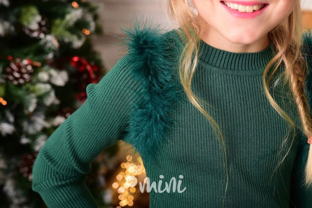 Smaragdové svetříkové PREMIUM šaty peříčka