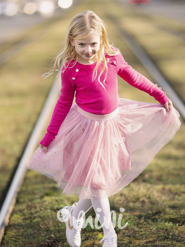 Malinový svetřík se zdobením