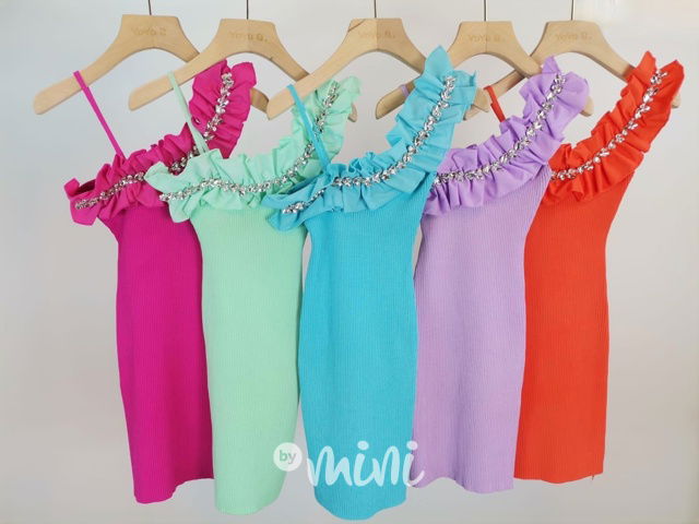 Šaty se zdobením Cannes amarant