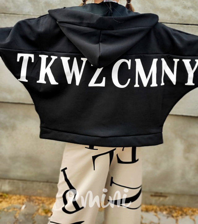 Oversize mikina letters black