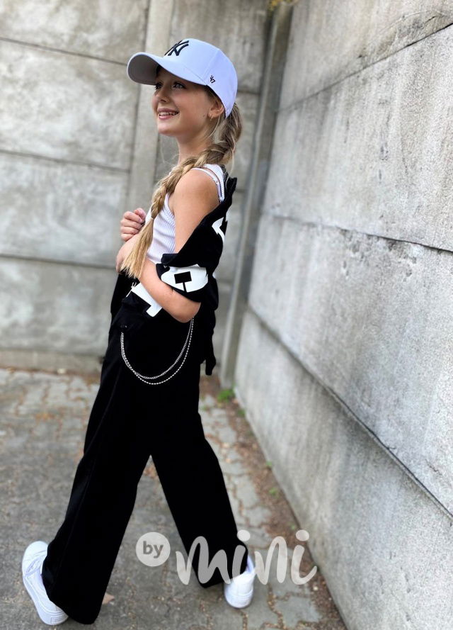 Černé kalhoty s řetízkem