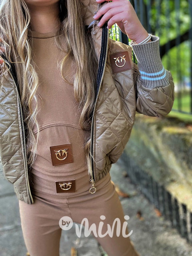 Beige prošívaná bunda s náplety