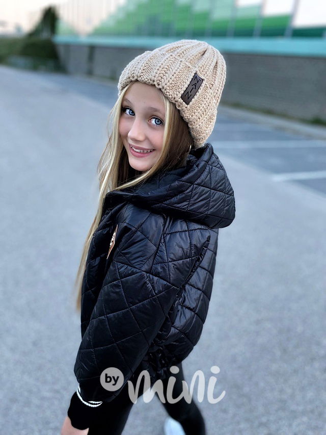 Černá prošívaná bunda s náplety
