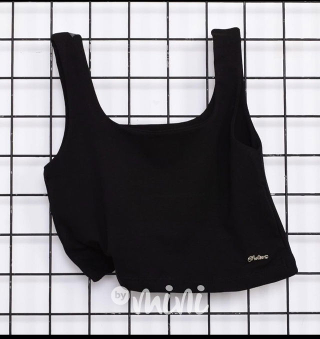 Černý crop top