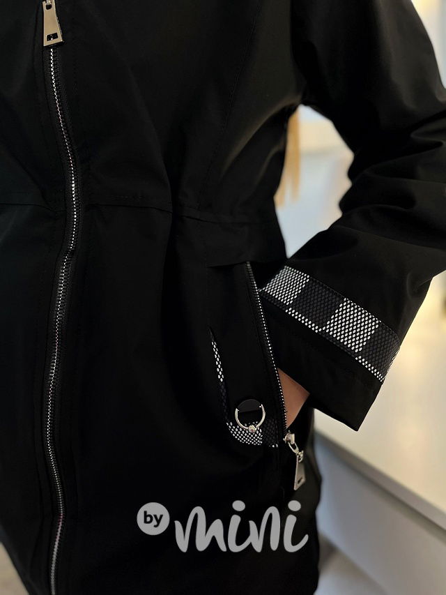 Jarní černá parka