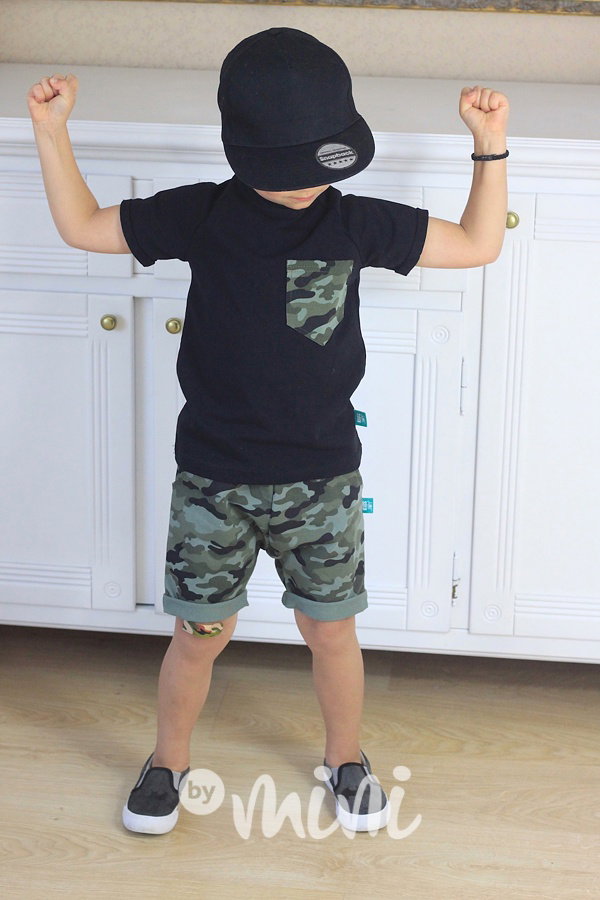Černé triko s army kapsičkou