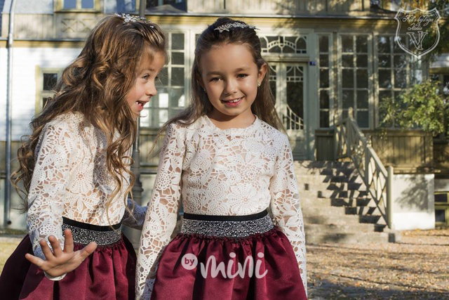 Luxusní krajkové body + elegantní sukně
