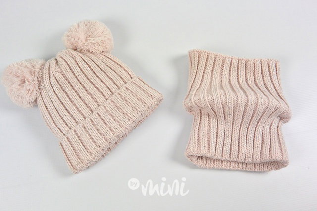 Zimní kulich dvě bambulky + nákrčník pink