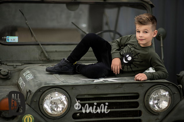 Khaki mikina + cool baggy