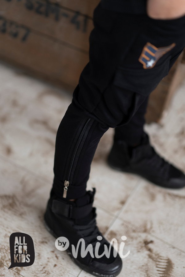 Černé military tepláky