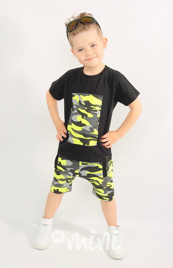 Neon army shorts + triko