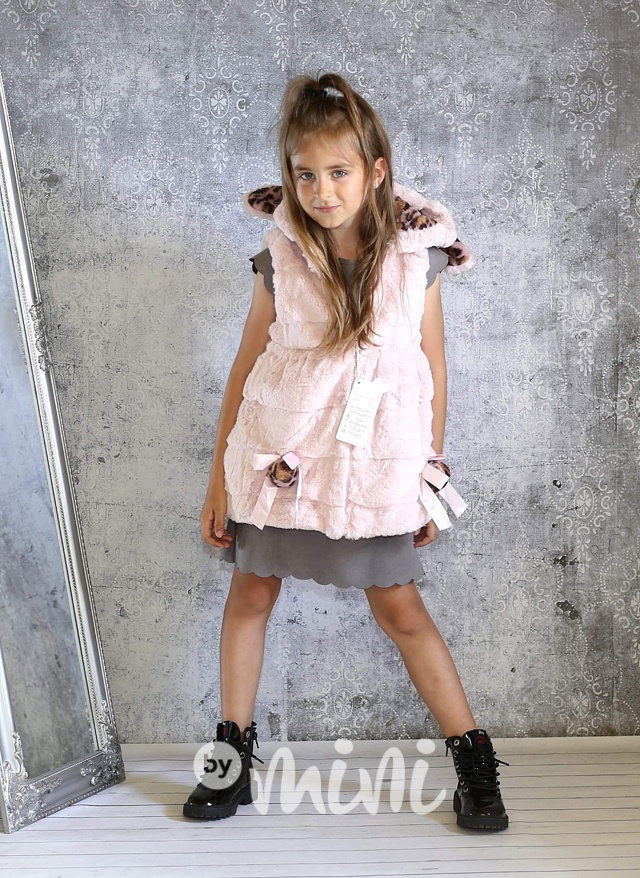 Králíček - dívčí chlupatá vesta růžová