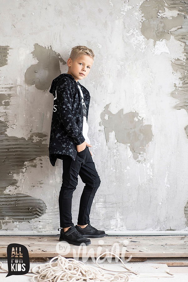 Černá chlapecká mikina na zip s kapucí