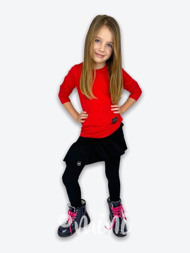 Moderní černé dívčí legíny se sukní