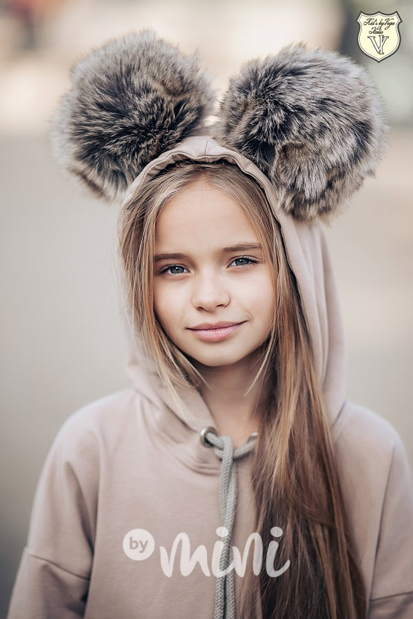 Voga hoodie pompon mikina béžová