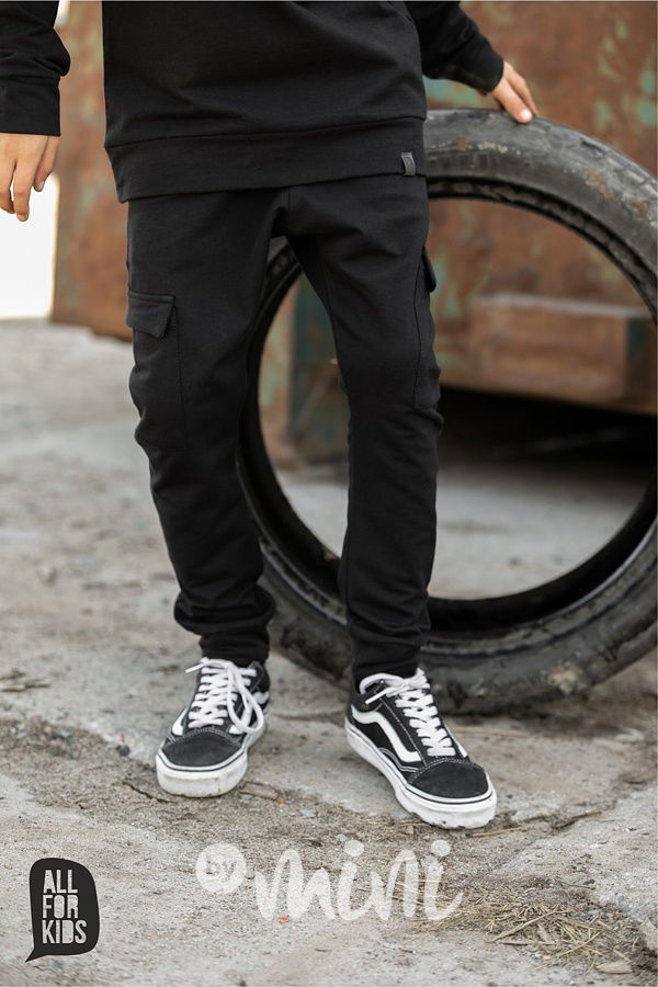 WHATEVER černé kapsáče