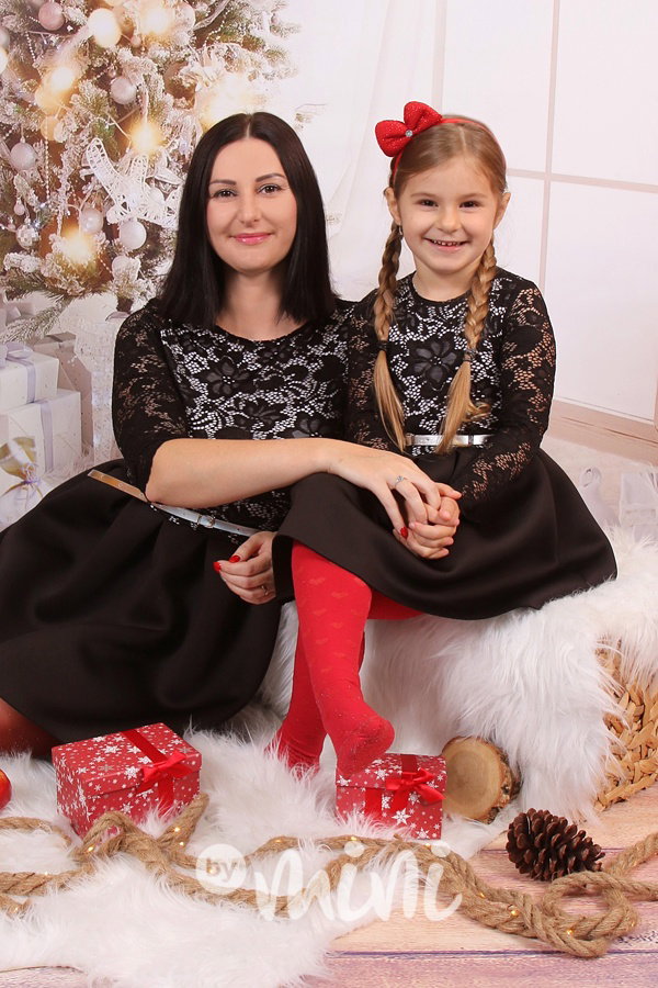 Společenské černé šaty pro mamku i dcerku 