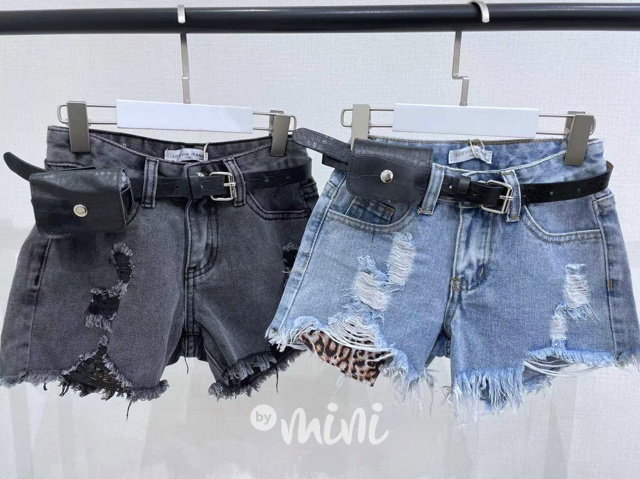 Ripped black jeans shorts s páskem