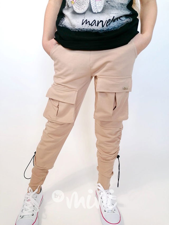 Béžové kapsáče s širokým nápletem