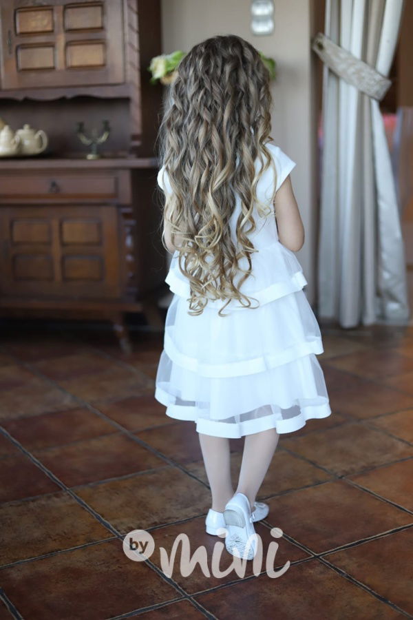 Bílé svatební šaty pro družičky s řetízkem