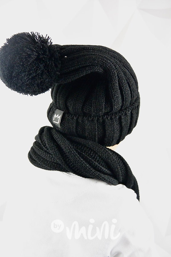 Černý kulich s bambulí + dlouhá šála