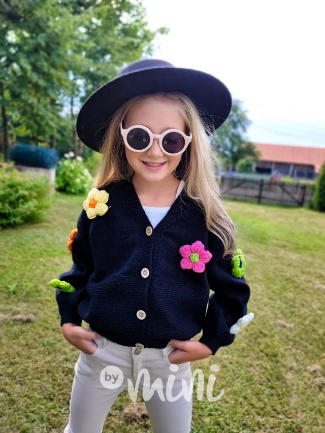 Blossom černý svetřík