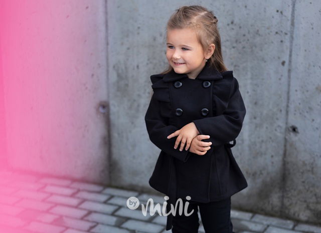 Flaušový kabát s volánky černý