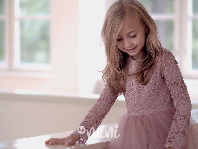 Princess krajkové šaty s maxi tylovou sukní pudder pink