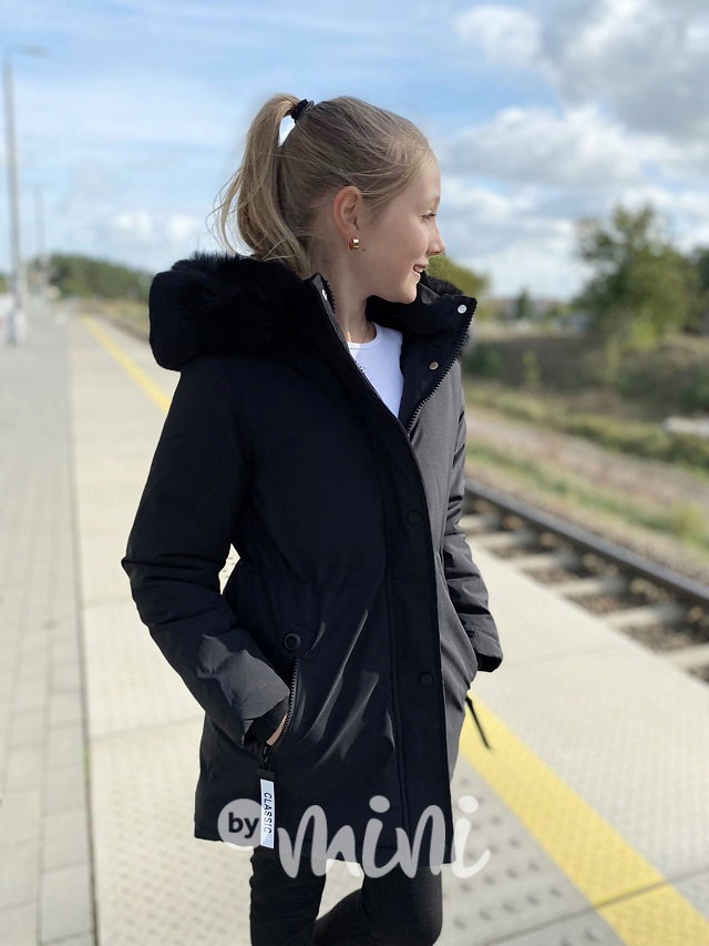 Sporty černá zimní parka