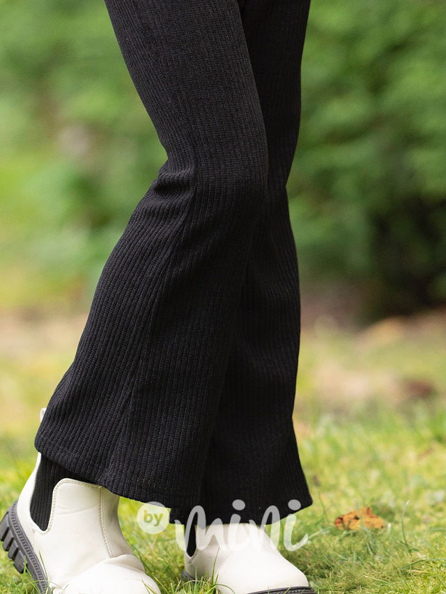 Žebrované teplé zvonáče černé