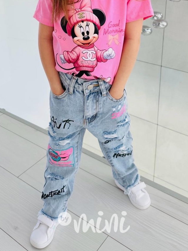 Fashion ripped jeans Artist