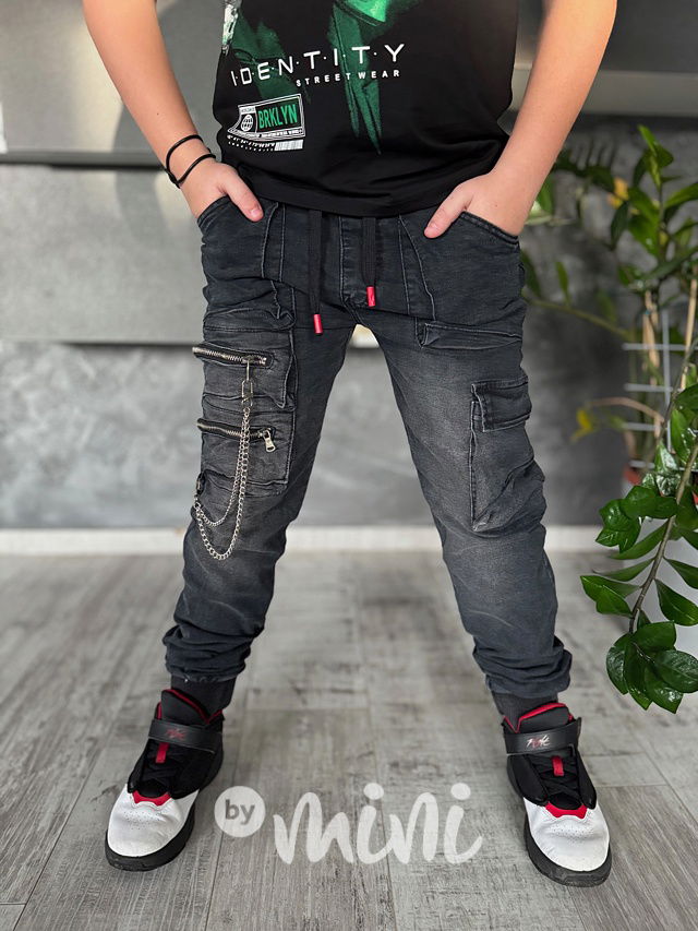 Dark jeansy s řetízkem