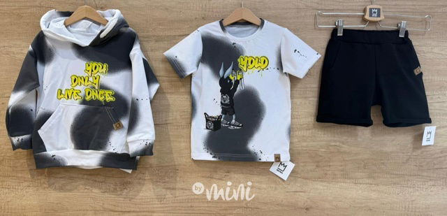 Yolo mikina black splash