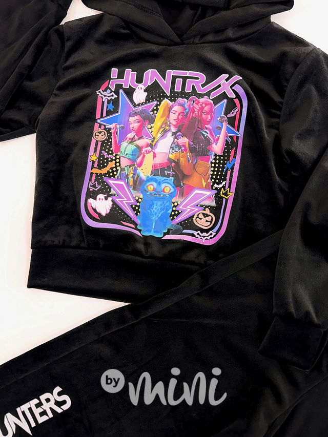 Demon Hunters soft velur souprava černá