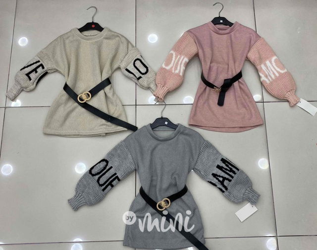 Svetrové šaty s balonovými rukávy a páskem BEIGE