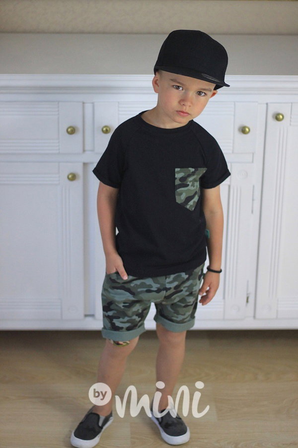 Černé triko s army kapsičkou