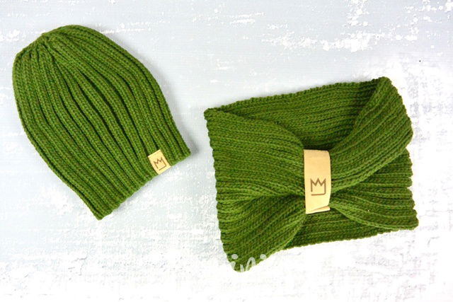 Vlněná čepice houmleska s nákrčníkem zelená