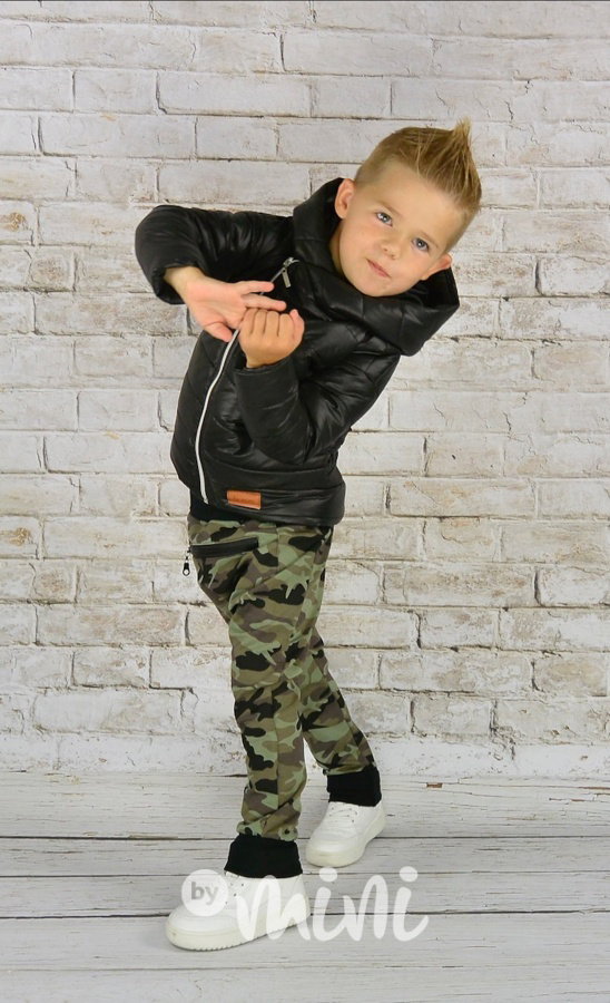 Chlapecká černá přechodová jarní bunda s kapucí