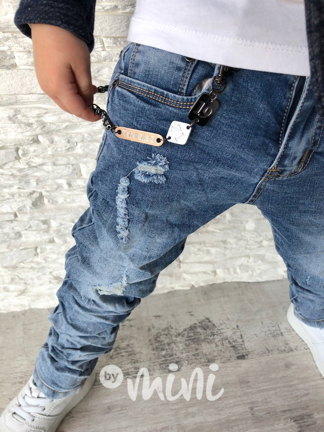 Blue jeans s karabinkou