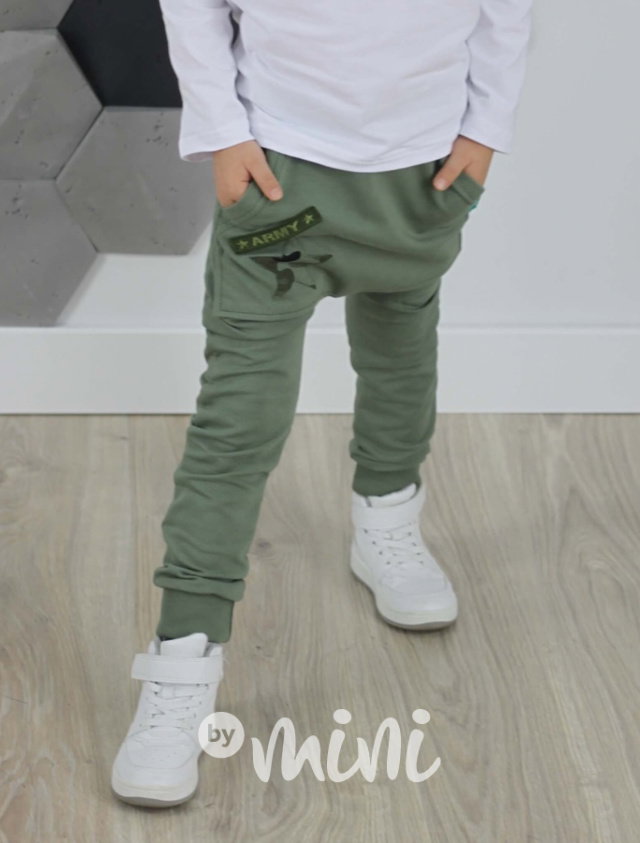 Khaki baggy s nášivkami