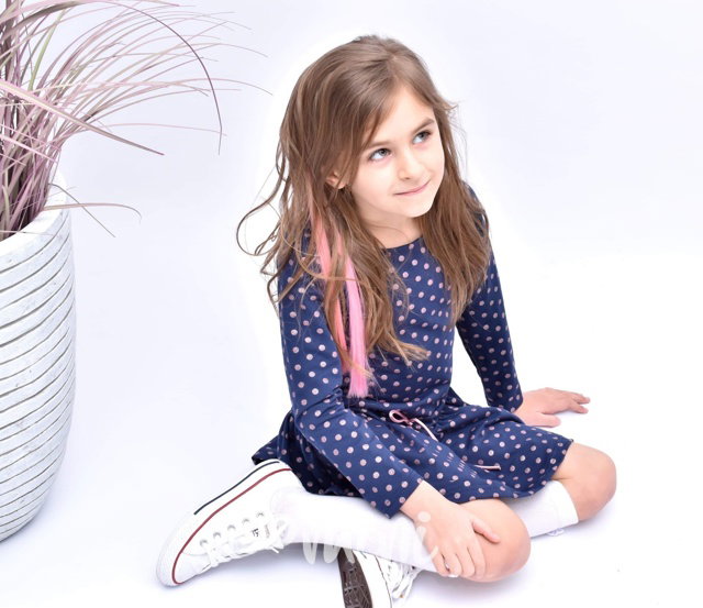 Noční modré puntíkaté šaty pro dívky